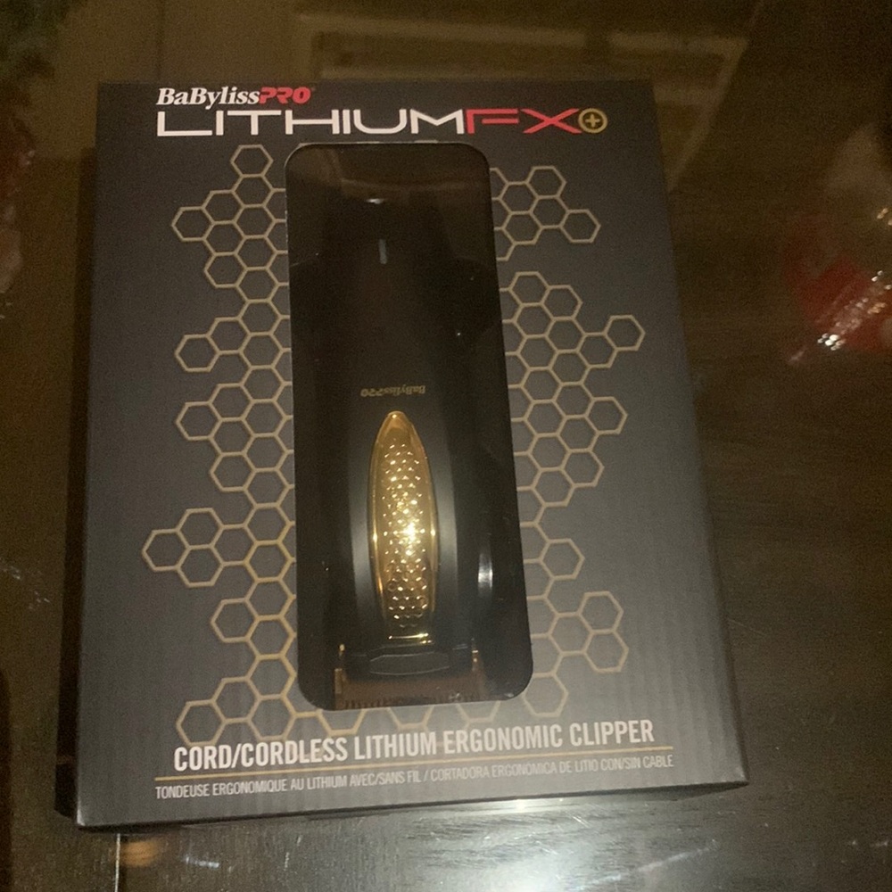 BaByliss Pro LithiumFX ( cordless lithium Ergonomic Clipper)